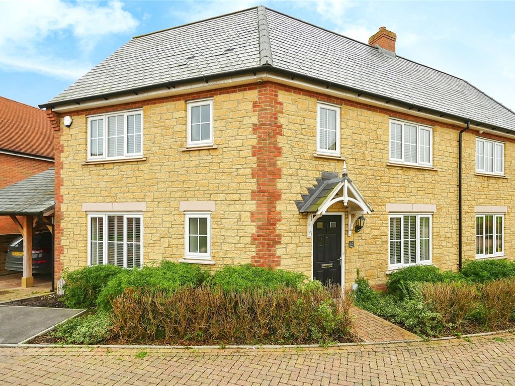 3 bed semidetached house for sale in Marsh Road, Ambrosden, Bicester