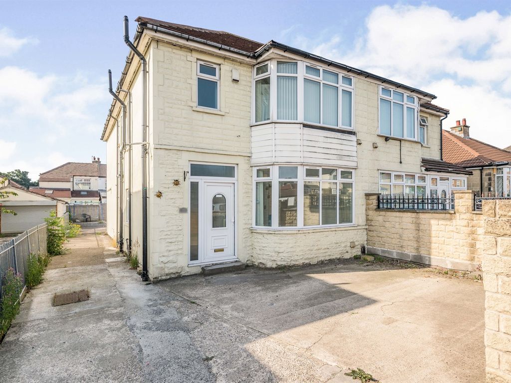 4 bed semidetached house to rent in Bradford Road, Stanningley, Pudsey