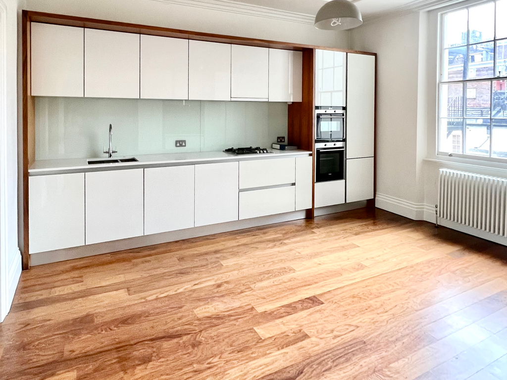 123 St George Square, London SW1V  