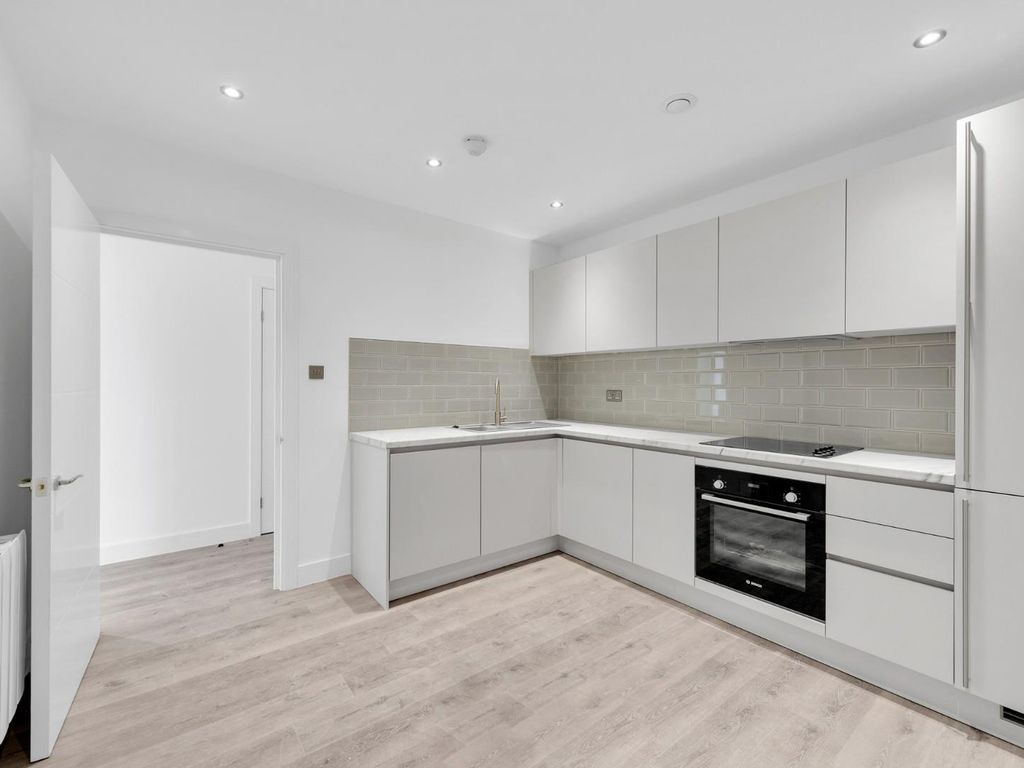 1 bed flat to rent in Victoria Road, Horley RH6 Zoopla