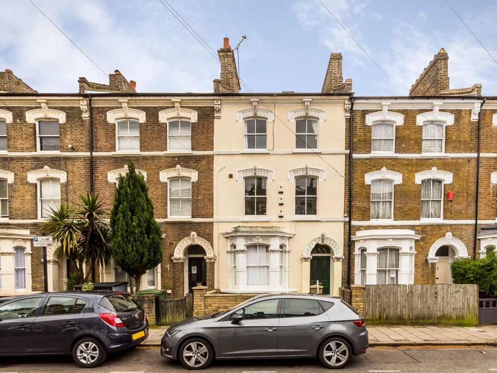 3 bed flat to rent in Ferndale Road, London SW4 Zoopla
