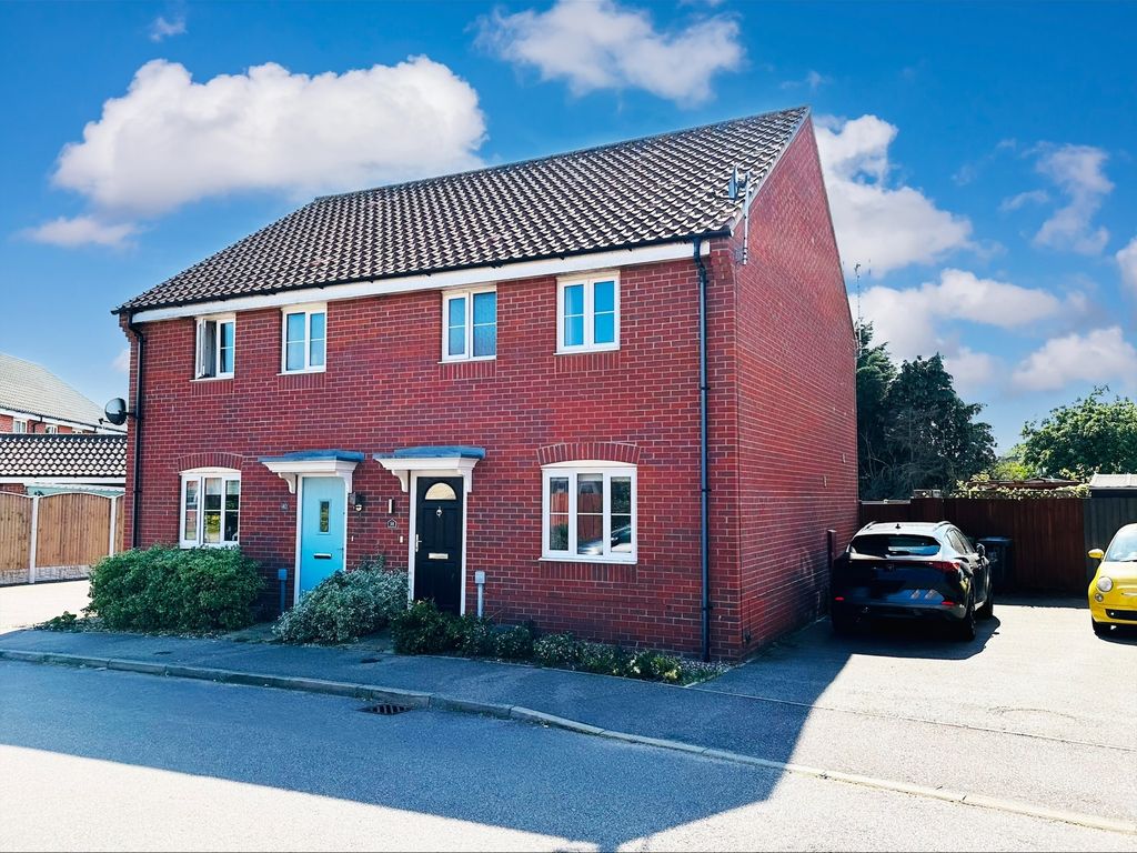 3 bed semidetached house for sale in Aspen Road, CaisterOnSea, Great