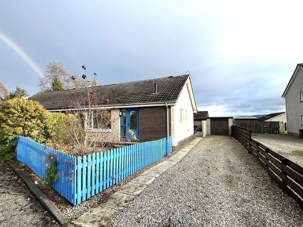 2 bed semidetached bungalow for sale in 108 Highfield Avenue,