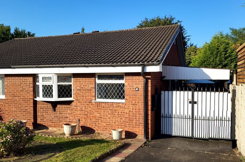 2 bed semidetached bungalow for sale in Elder Close, Cannock