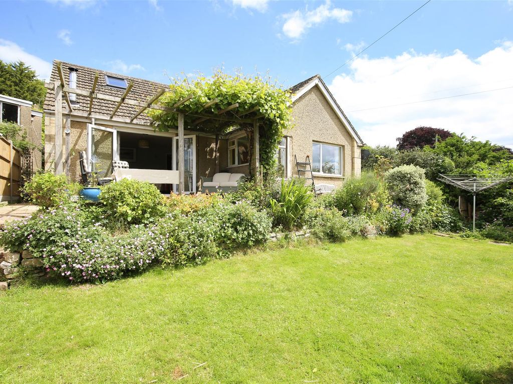 5 bed detached house for sale in Yew Tree Way, Thrupp, Stroud GL5 Zoopla