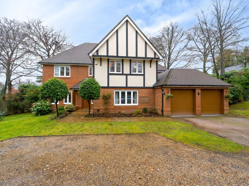 5 bed detached house for sale in Golf Drive, Camberley, Surrey GU15, £