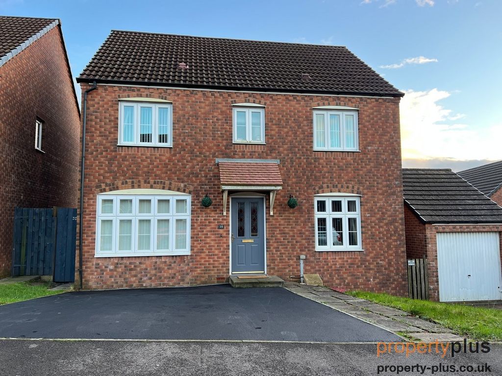 4 bed detached house for sale in Llewellyns View Gilfach Goch