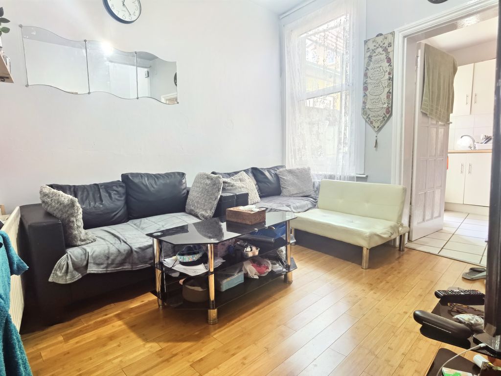 2 bed terraced house for sale in High Road Leytonstone, London E11 Zoopla