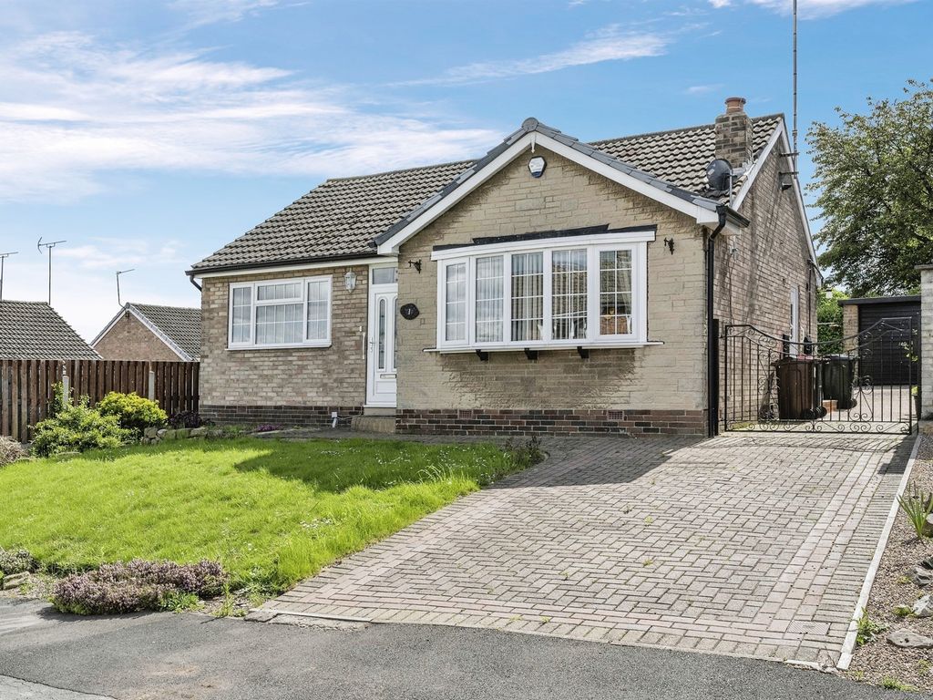 3 bed detached bungalow for sale in Gleneagles Rise, Swinton
