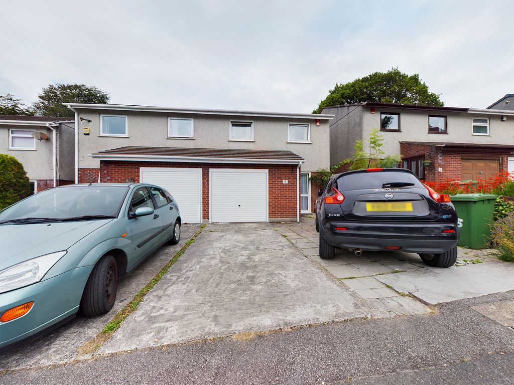 4 bed semidetached house to rent in Drakes Close, Derriford, Plymouth