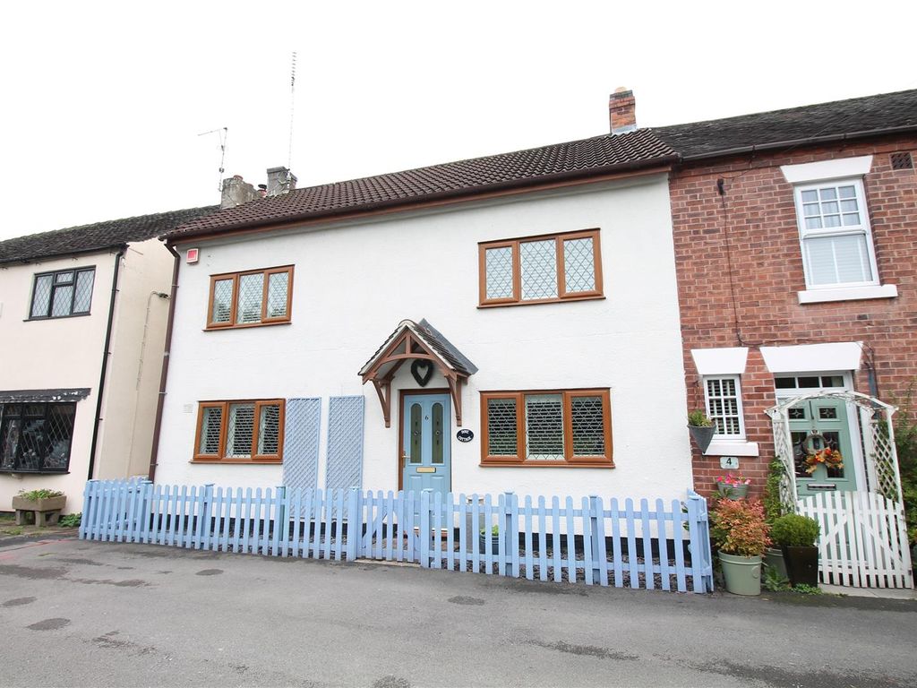 3 bed semidetached house for sale in Main Street, Swannington