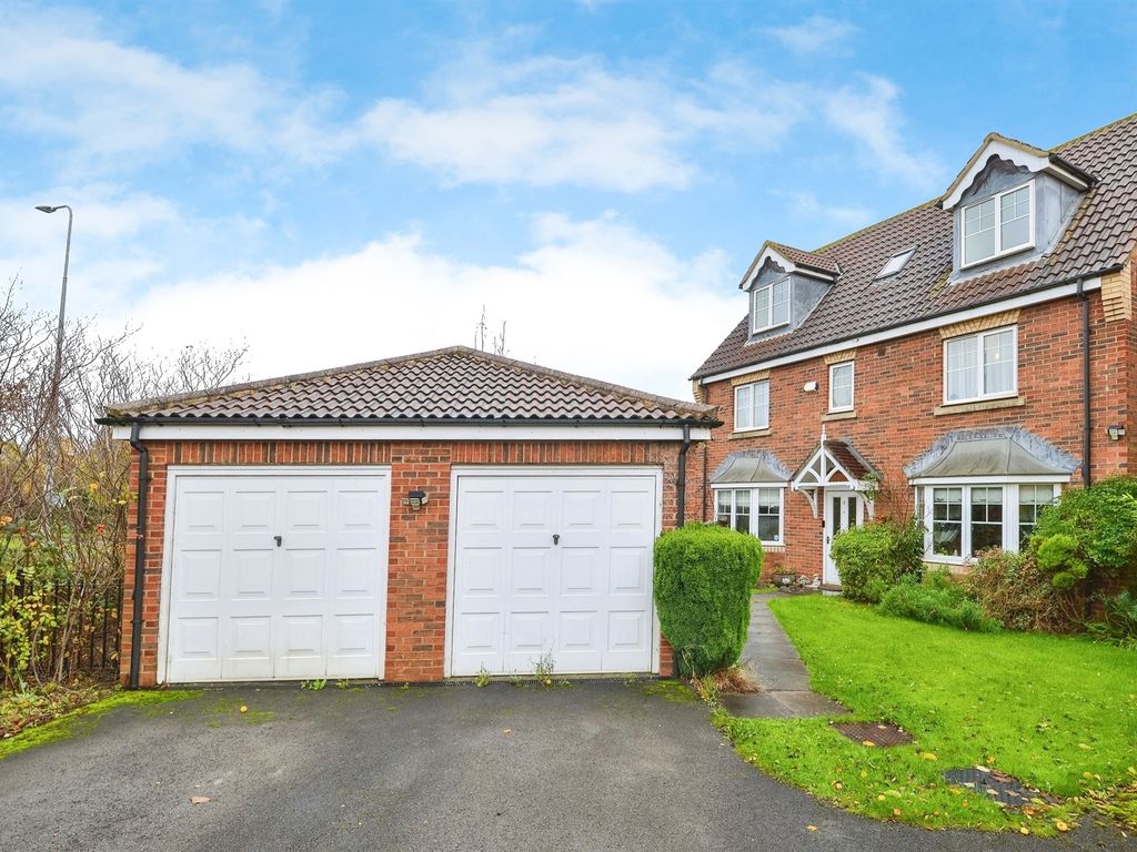 6 bed detached house for sale in Apsley Way, Ingleby Barwick, StocktonOnTees TS17, £415,000