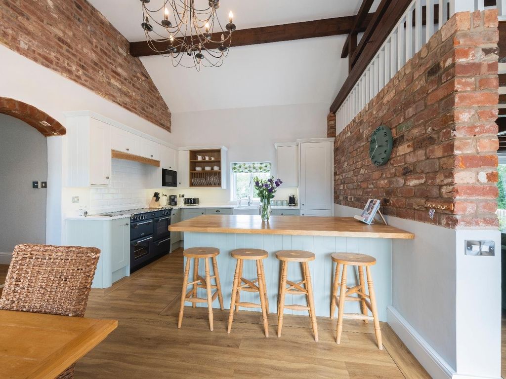 3 bed linkdetached house for sale in Dog Lane, Kelsall, Tarporley CW6