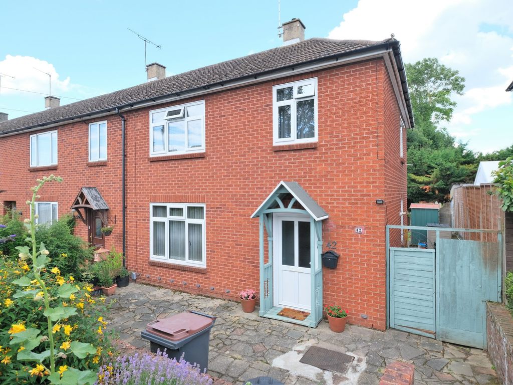 3 bed end terrace house for sale in Lullingstone Crescent, St. Pauls