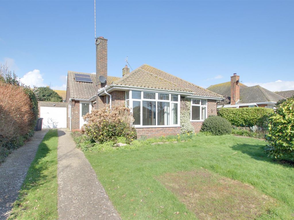 3 bed detached bungalow for sale in Warnham Road, GoringBySea