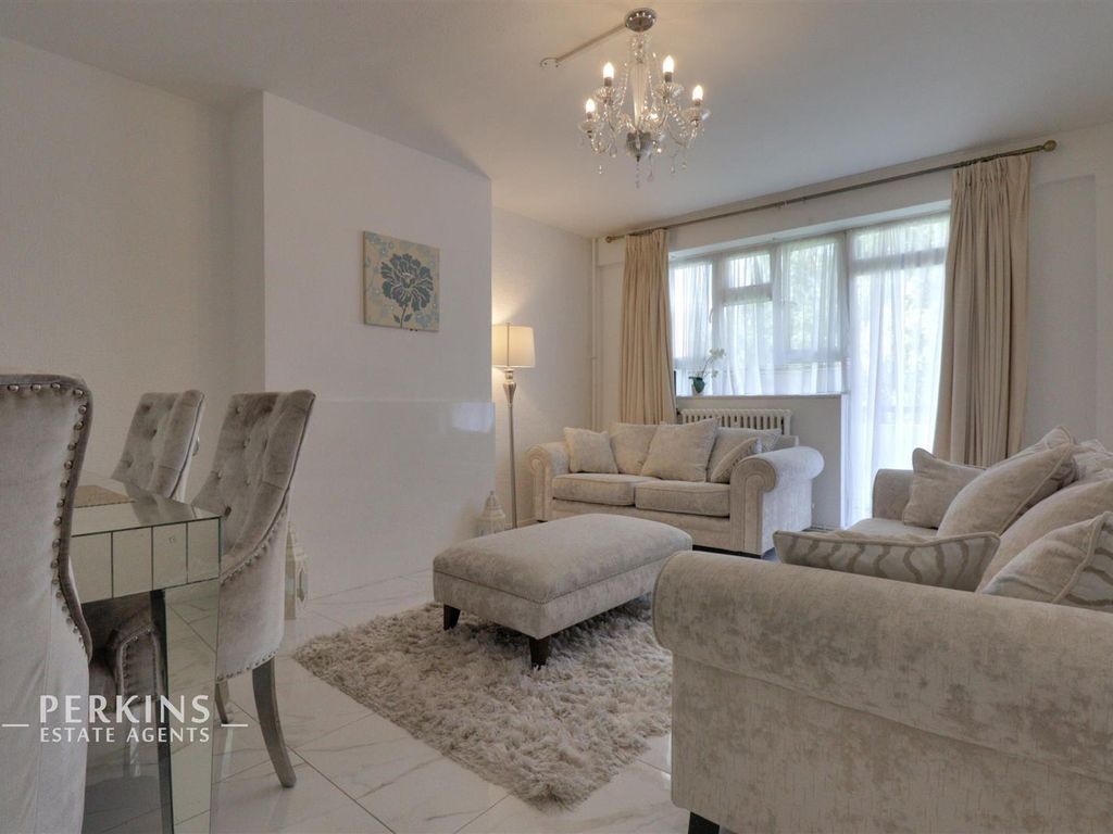 2 bed flat to rent in Broughton Road, London W13, £2,100 pcm Zoopla