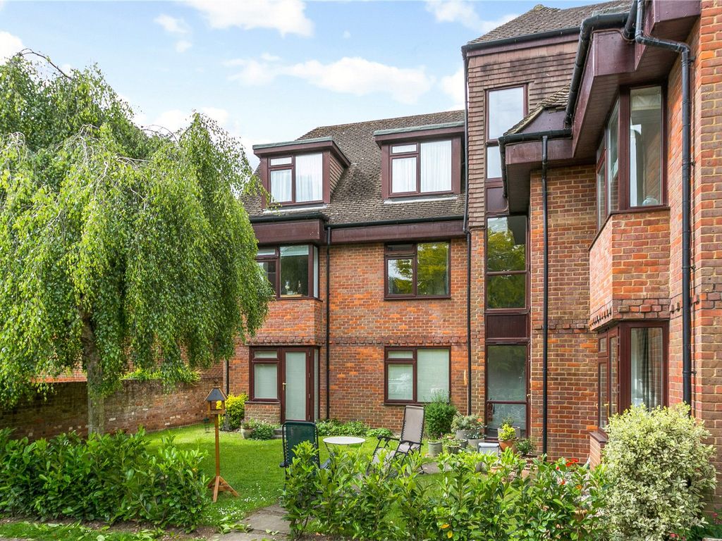 1 bed flat for sale in Laurance Court, Dean Street, Marlow