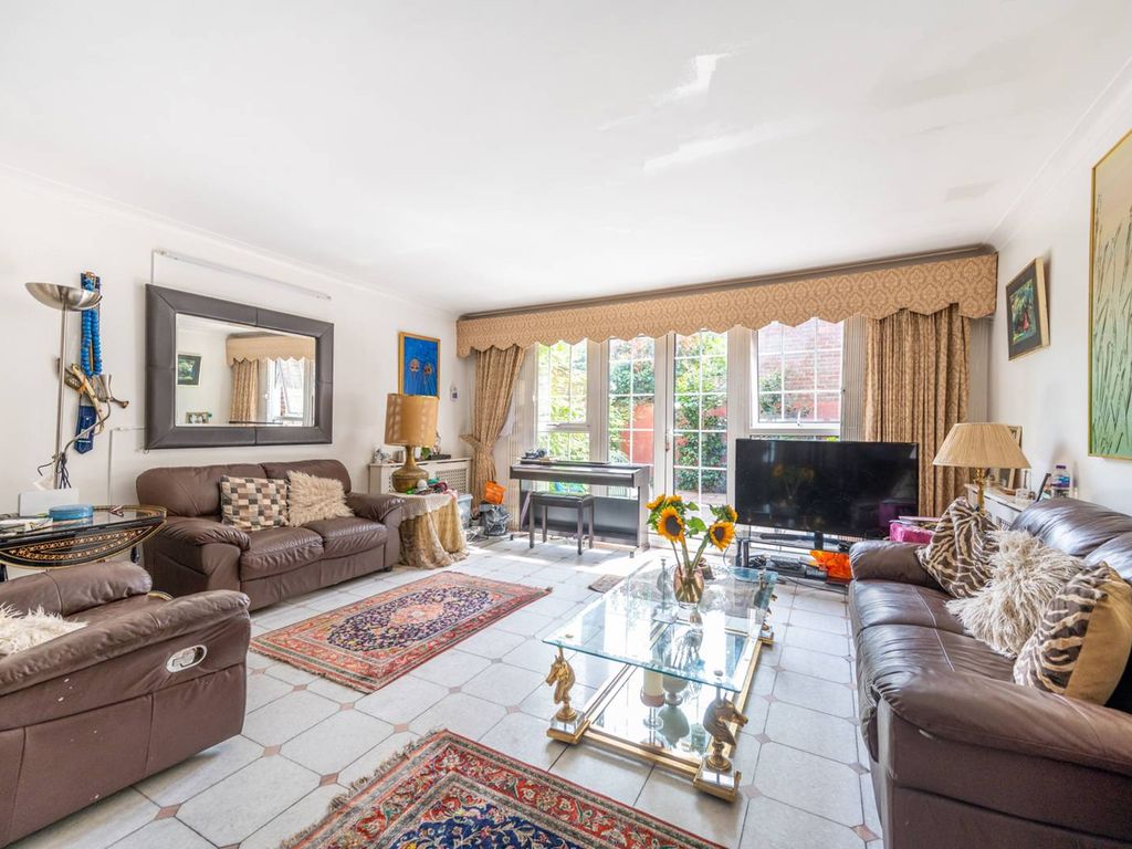 Browning Close, Little Venice, London W9