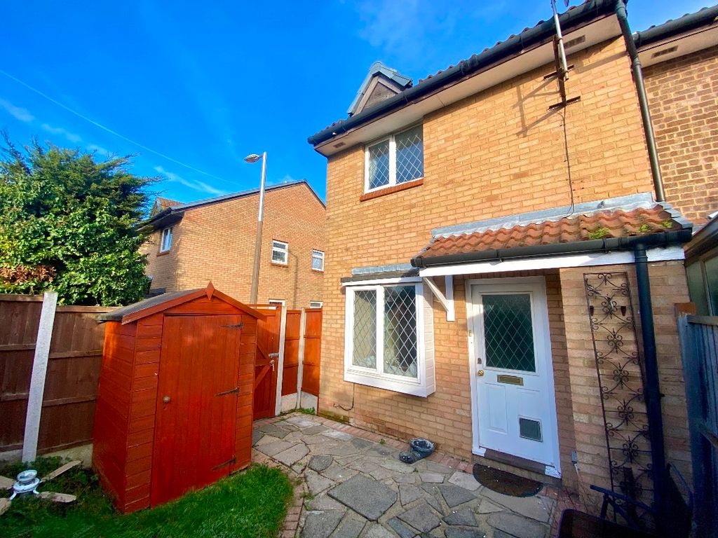 1 bed end terrace house for sale in Juniper Way, Harold Wood, Romford