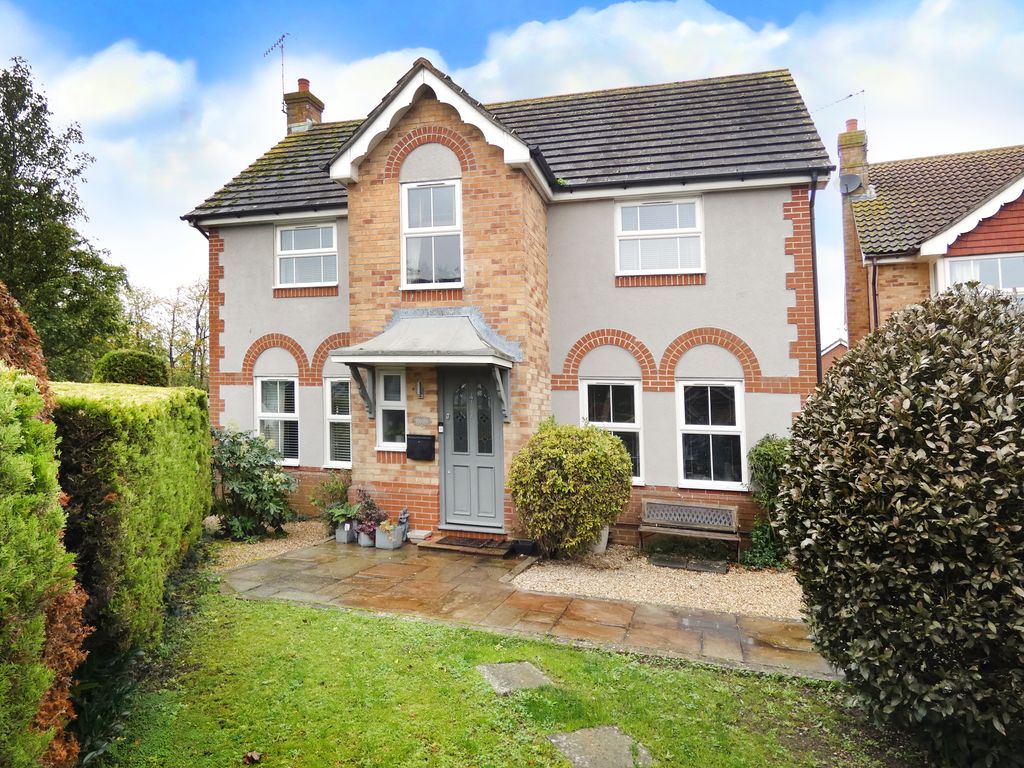 4 bed detached house for sale in Goldcrest Avenue, Wick, Littlehampton