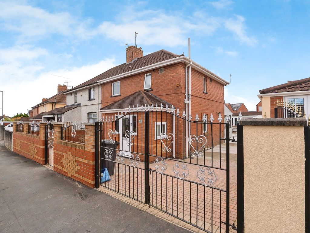 3 bed semidetached house for sale in Creswicke Road, Knowle, Bristol