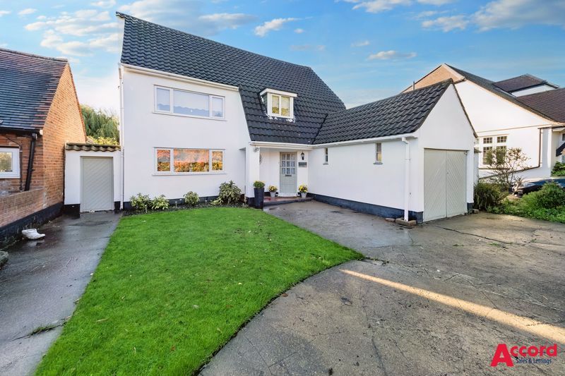 5 bed detached house for sale in Heaton Grange Road, Gidea Park