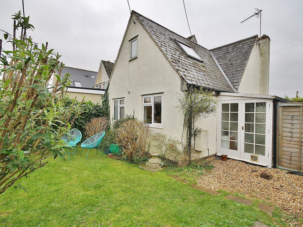 2 bed end terrace house for sale in Roosevelt Road, Long Hanborough