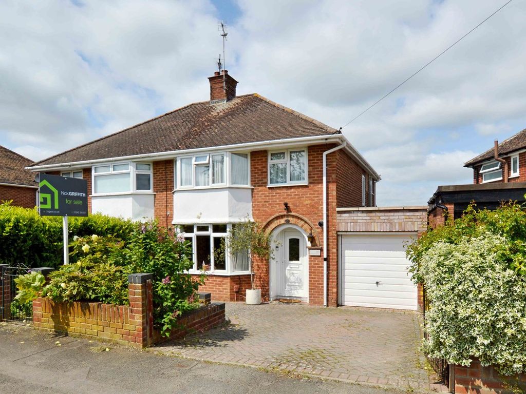3 bed semidetached house for sale in Salisbury Avenue, Warden Hill