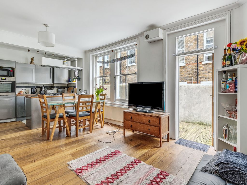 3 bed to rent in Latchmere Road, The Shaftesbury Estate SW11
