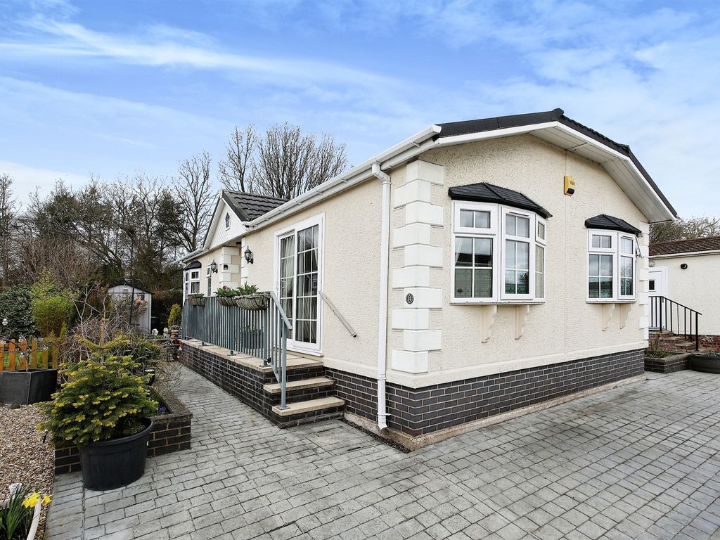 2 bed mobile/park home for sale in Home Farm Park, Church Minshull