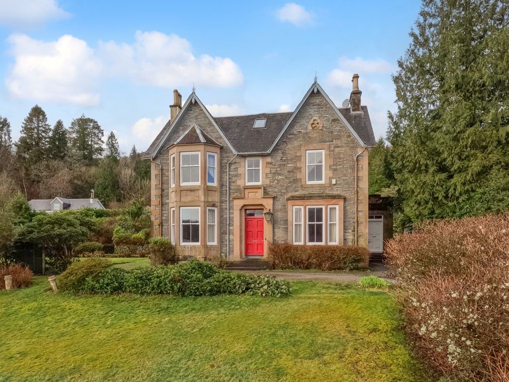 5 bed flat for sale in Shore Road, Garelochhead, Argyll And Bute G84, £