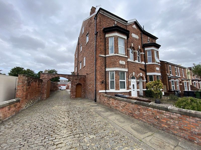 11 bed semidetached house for sale in Cemetery Road, Southport