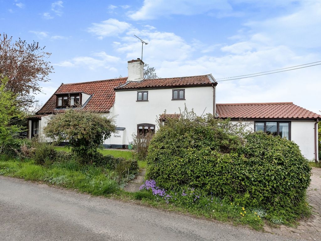 4 bed detached house for sale in Cross Street, Drinkstone, Bury St