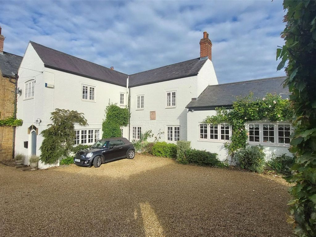 4 bed detached house for sale in Horley, Nr Banbury, Oxfordshire OX15
