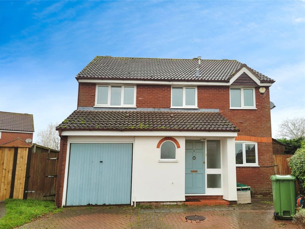 4 bed detached house for sale in Barnham Broom Road, Wymondham, Norfolk