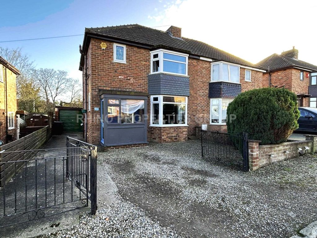 3 bed semidetached house for sale in Brough Avenue, Catterick Garrison
