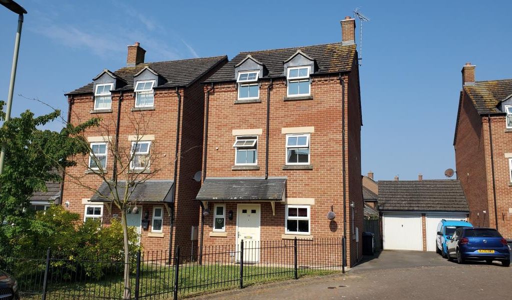 4 bed detached house to rent in Mount Pleasant Kingsway, Quedgeley
