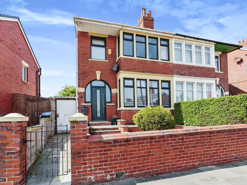 3 bed semidetached house for sale in Birchway Avenue, Blackpool
