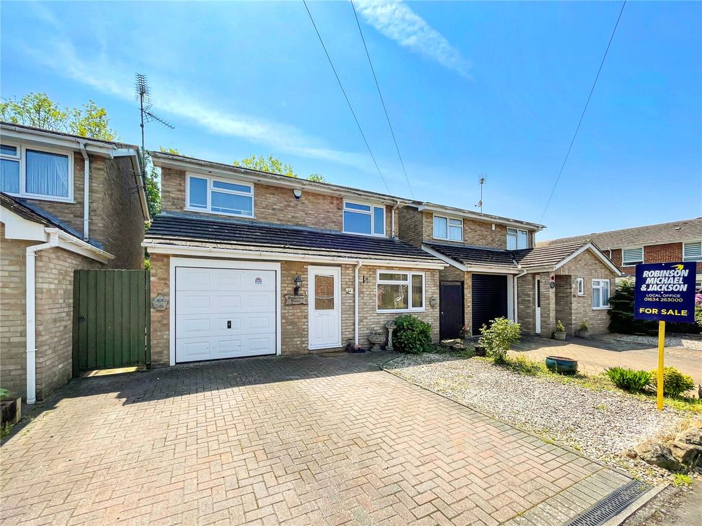 4 bed detached house for sale in Moor Park Close, Rainham, Gillingham