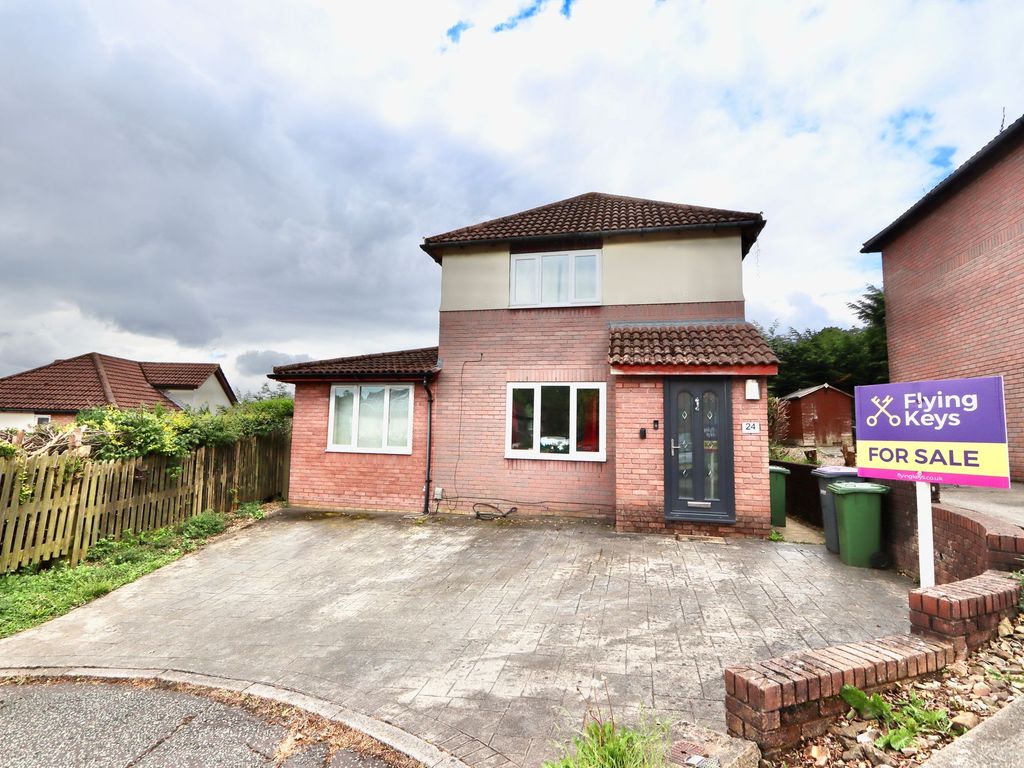 3 bed detached house for sale in Daffodil Court, Ty Canol NP44, £