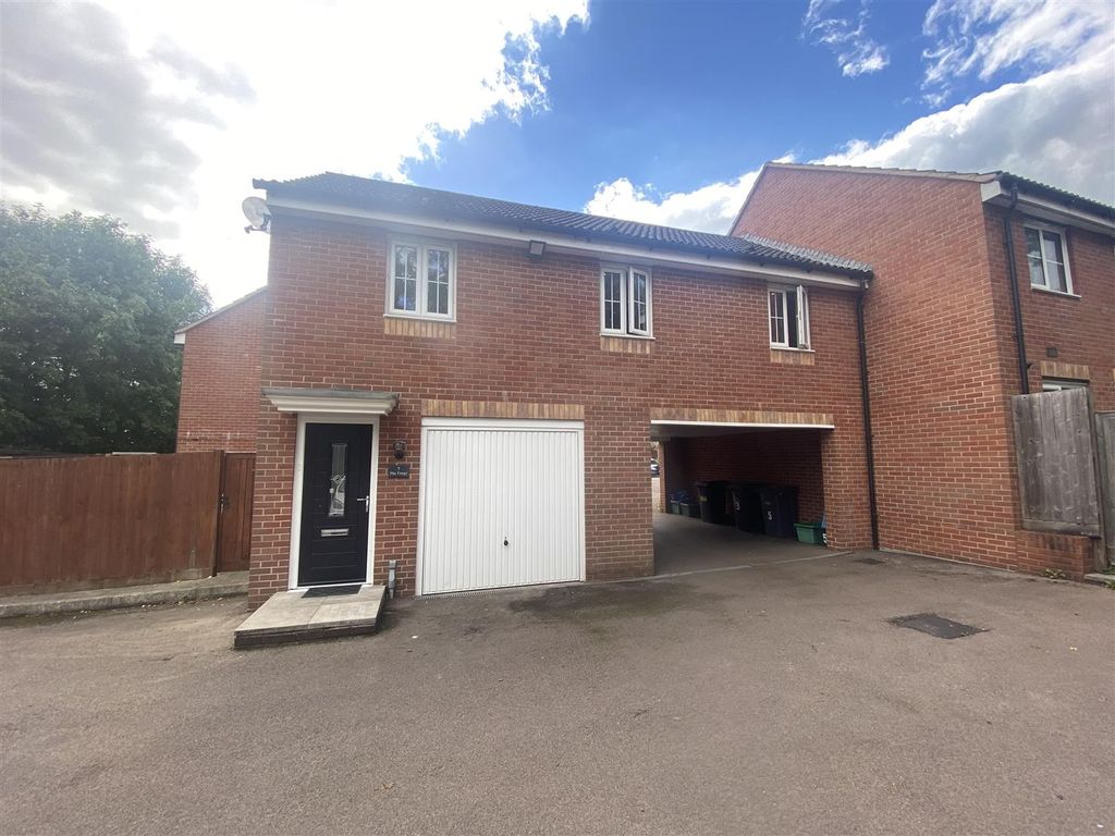 1 bed detached house to rent in The Hempsted, Gloucester GL2