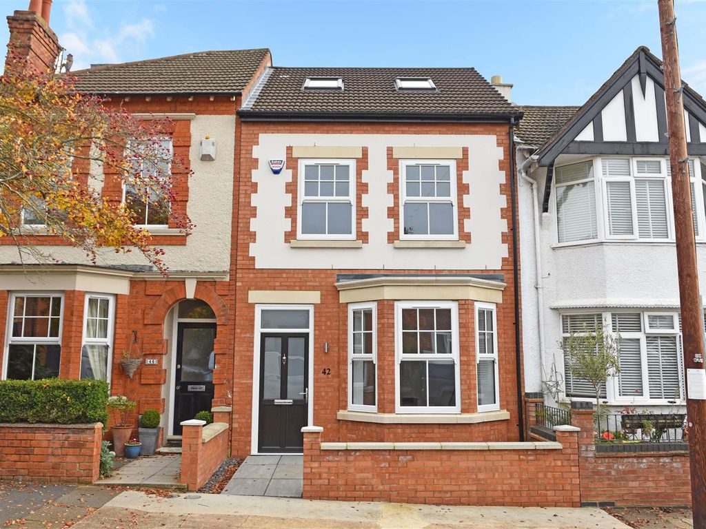 3 bed terraced house to rent in Clarence Avenue, Kingsthorpe NN2, £