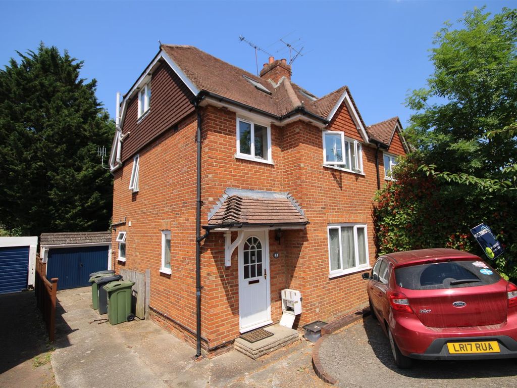 4 bed property to rent in Beech Grove, Guildford GU2, £2,800 pcm Zoopla