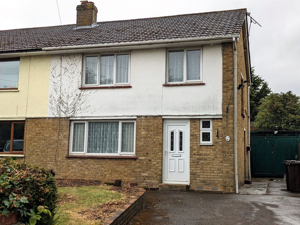 3 bed semidetached house to rent in Bell Meadow, Maidstone ME15, £