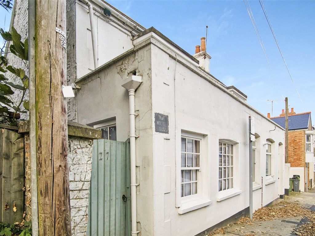 5 bed semidetached house for sale in Nelson Street, Ryde, Isle Of