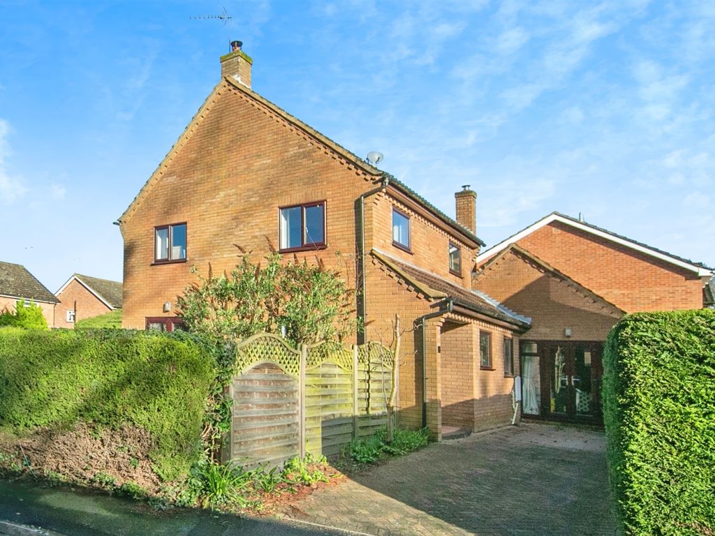 4 bed detached house for sale in Lime Close, Ufford, Woodbridge IP13, £