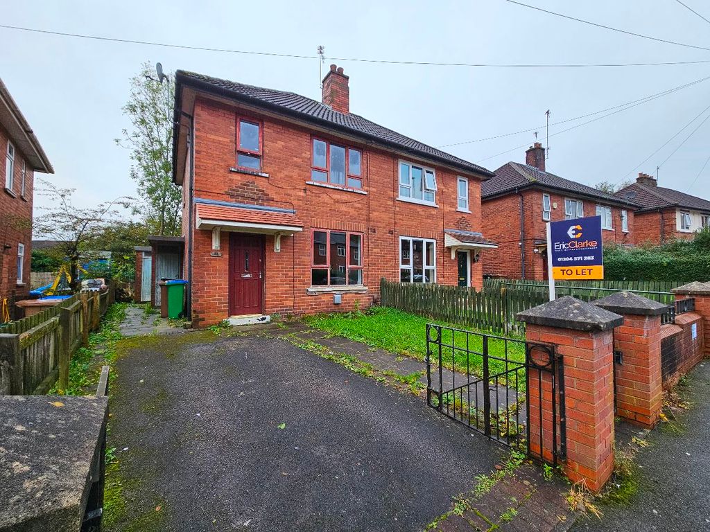 2 bed semidetached house to rent in Denehurst Road, Rochdale OL11, £