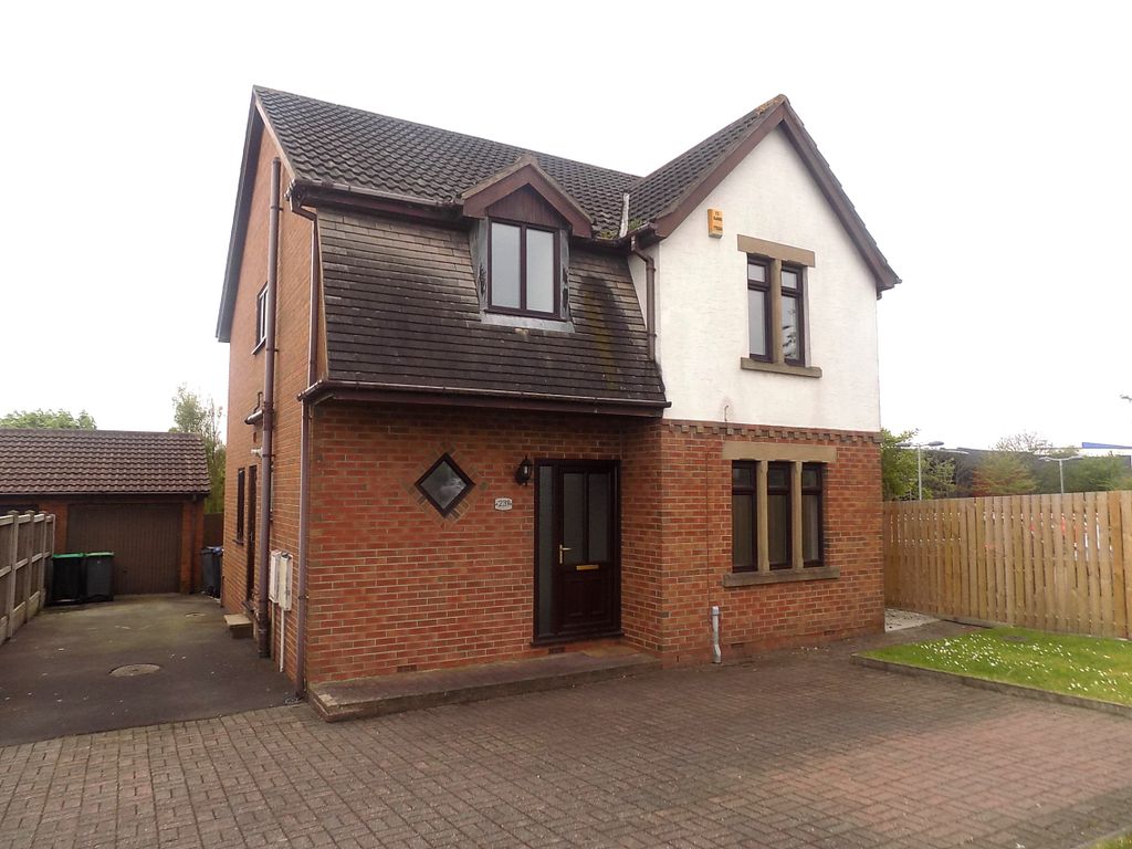 4 bed detached house to rent in Warbreck Hill Road, Blackpool FY2 Zoopla