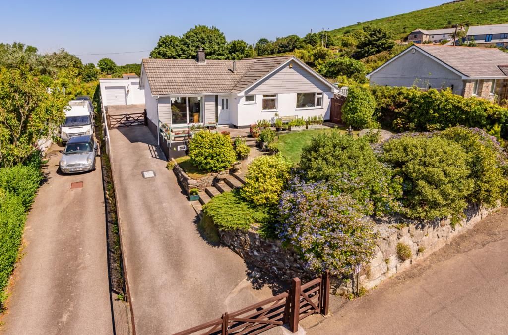 3 bed detached bungalow for sale in Chapel Hill, Tregajorran, Carn Brea