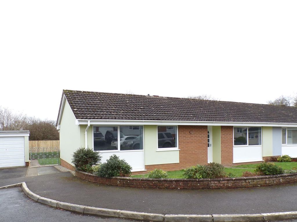 3 bed semidetached bungalow to rent in Castle Hill Gardens, Torrington EX38, £925 pcm Zoopla